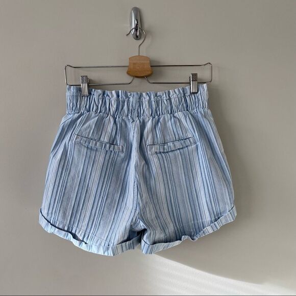 American Eagle-Pinstripe Mom High Rise Paper Bag Shorts (Size:4) - Picture 3 of 10